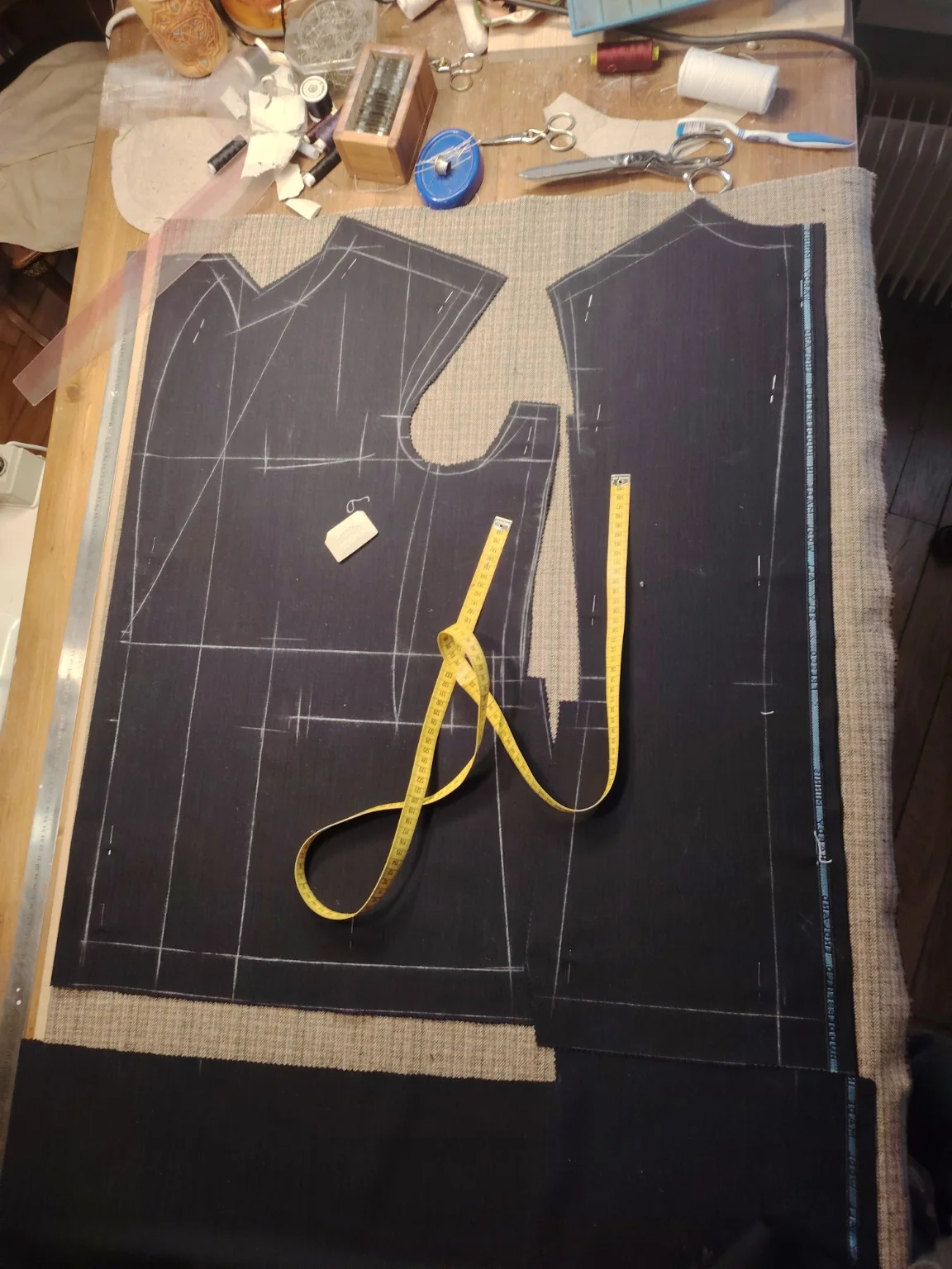 Placement du patron et coupe du tissu
