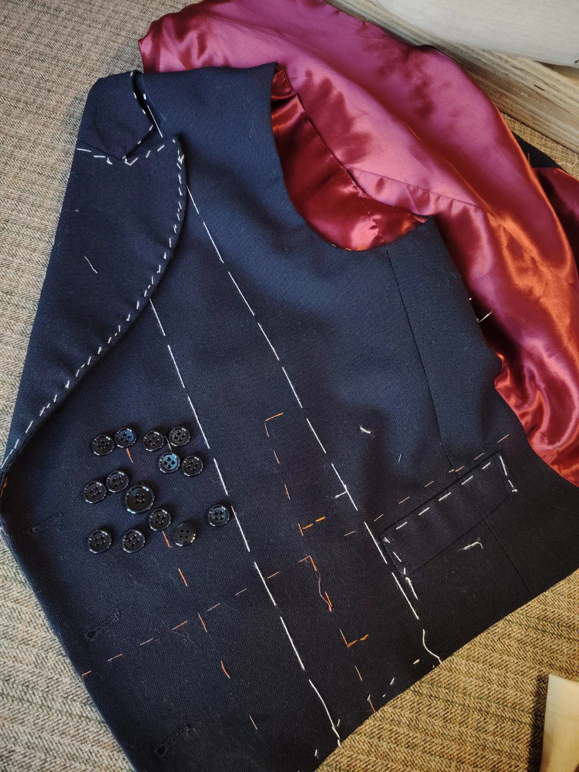Détail de construction d'une veste bleue